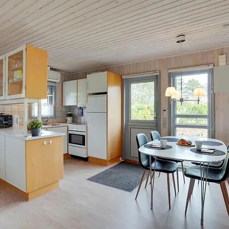 Lippi - 2-3km From The Sea By Interhome